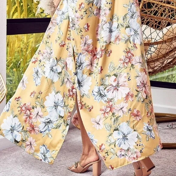 BiBi Oversized Floral Slit Kimono Lightweight Short Sleeve Longline Cardigan