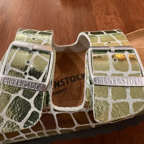 Birkenstock Arizona Gator Gleam Two-Strap Metallic Sandals. Size US 6 EUR 37