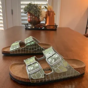 Birkenstock Arizona Gator Gleam Two-Strap Metallic Sandals. Size US 6 EUR 37