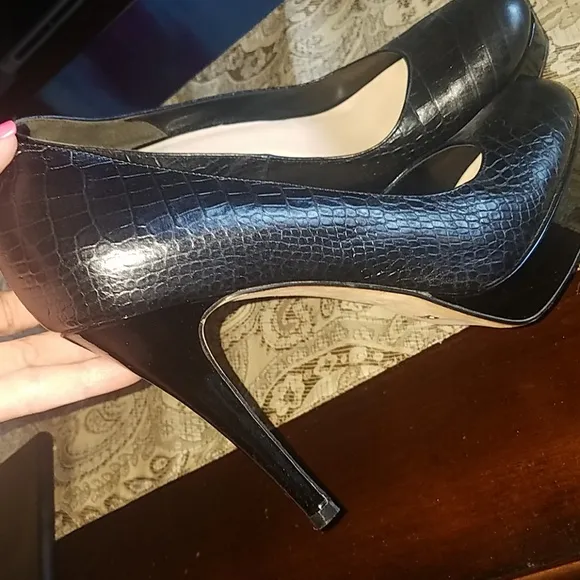 Black heels shoes