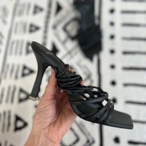 Black Suede Studio Black lace up square toe Strappy Sandal heels Size 37.5 (7.5)