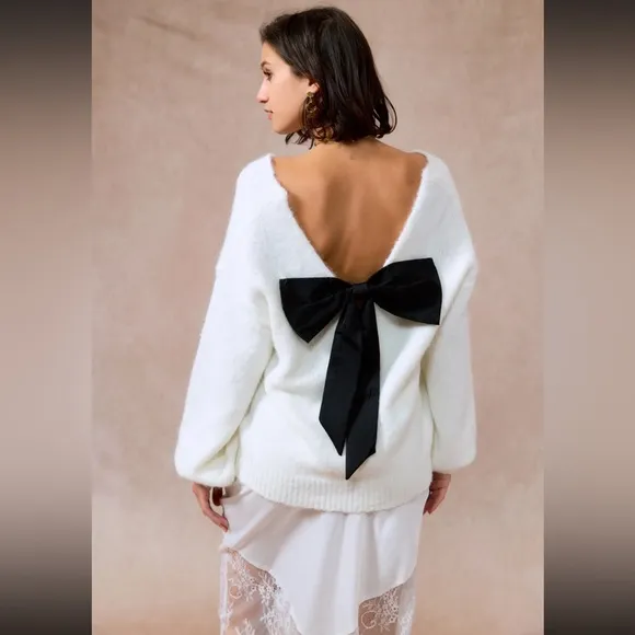 BOHO OVERSIZED BOW BACK FROM PARIS FRANCE SWEATER