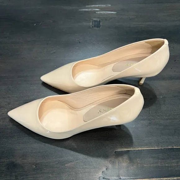 BRAWN’S Elegant Cream/Nude Patent Leather Heels size EU 37/US 6.5-7