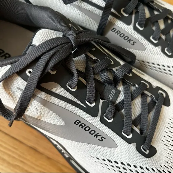 Brooks Adrenaline GTS 23 Men Running Shoes Crystal Grey 12.5D