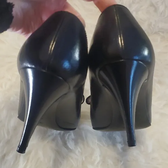 Bruno Magli vintage bow heels
