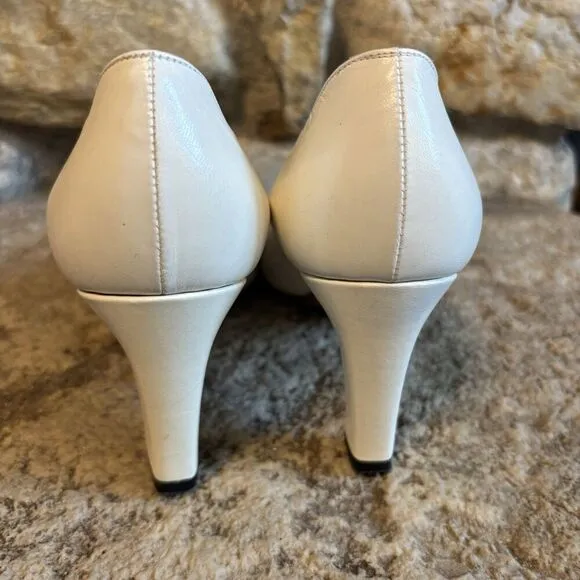 BRUNO MAGLI Vintage Quill Ivory Leather Taupe Almond Toe Diamond Quilt Shoes 7