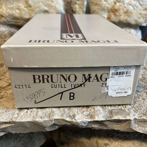 BRUNO MAGLI Vintage Quill Ivory Leather Taupe Almond Toe Diamond Quilt Shoes 7