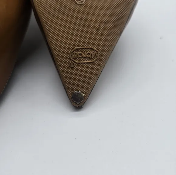 Burberry Women's Brown Leather Pumps