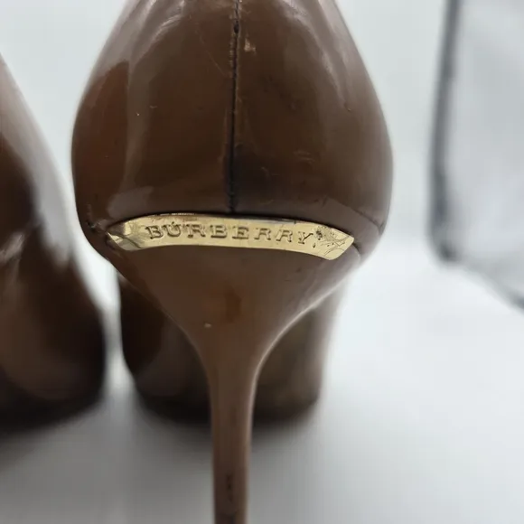 Burberry Women's Brown Leather Pumps