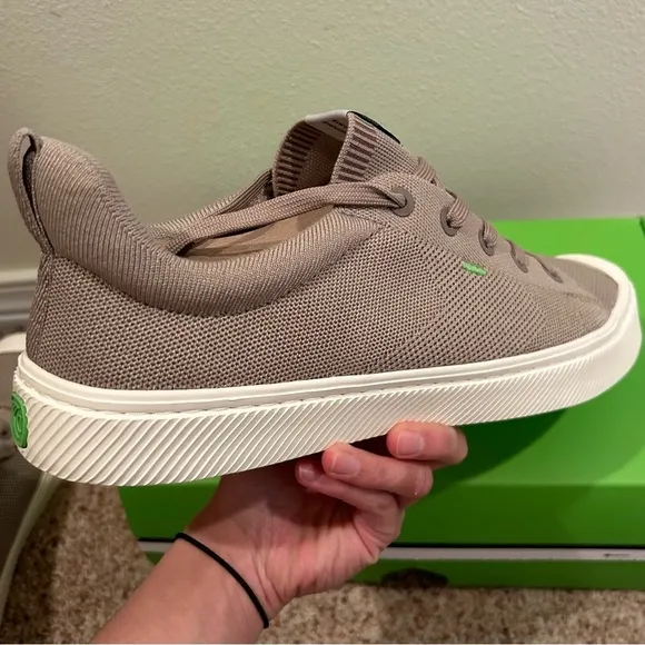 Cariuma IBI Low Sand Knit Sneakers Shoes NWT