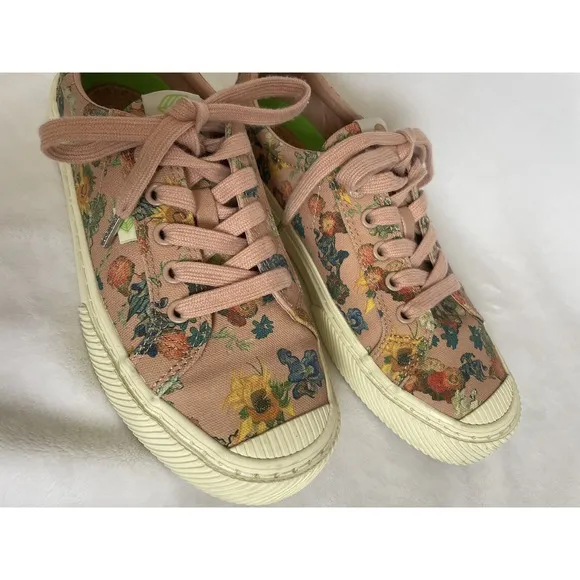 Cariuma Women 8.5 Sneaker Van Gogh Museum Print Art Edition Pink Floral Vincent