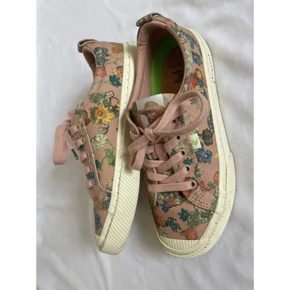 Cariuma Women 8.5 Sneaker Van Gogh Museum Print Art Edition Pink Floral Vincent