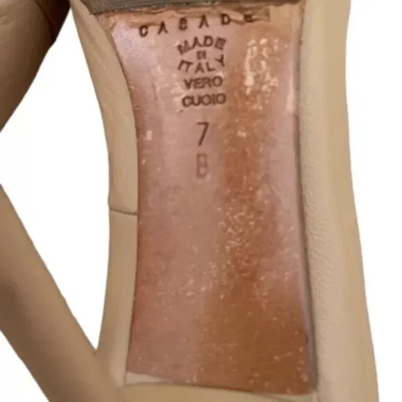 CASADEI Camel/Nude Leather Heels/Pumps Size 7 Buckle