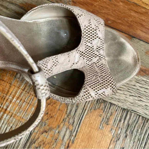 CHANEL Sandals, Leather, T-Strap, Taupe, size 37.5 AUTHENTIC