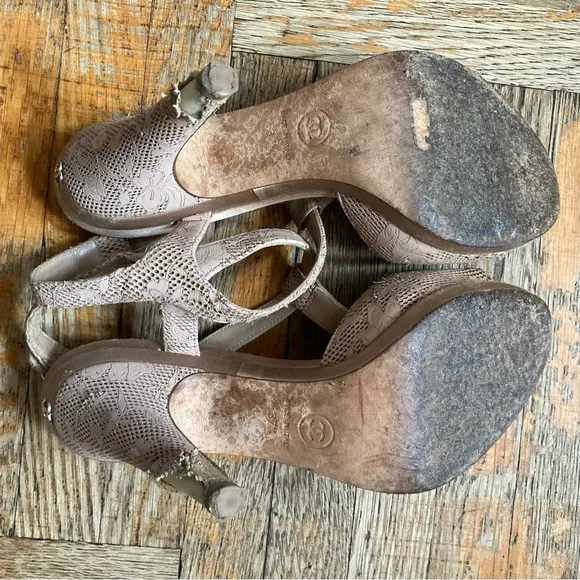 CHANEL Sandals, Leather, T-Strap, Taupe, size 37.5 AUTHENTIC