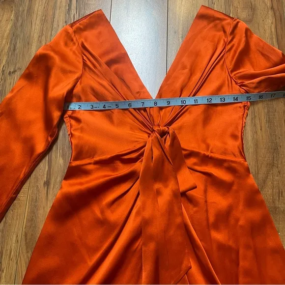 Cinq à Sept Caelan Knot Front Silk Dress in Tangerine Orange Size 00