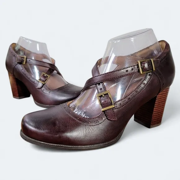 Clarks Artisan Clera Dusk Pumps Brown Leather Heels Size 9 Mary Jane Retro