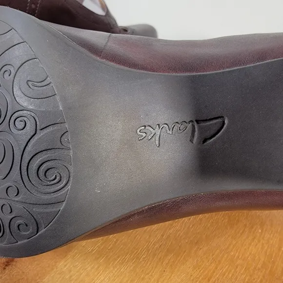 Clarks Artisan Clera Dusk Pumps Brown Leather Heels Size 9 Mary Jane Retro