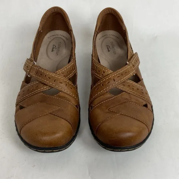 Clarks Collection Tan Leather Slip-on Closed Toe Loafers