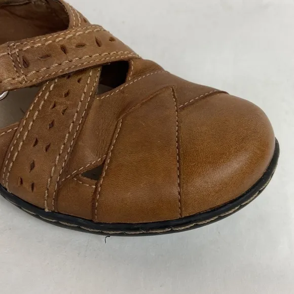 Clarks Collection Tan Leather Slip-on Closed Toe Loafers