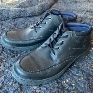 Clarks leather men shore size 10.5