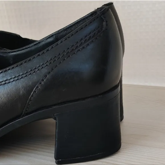 Clarks Montague Black Women's Casual Closed-Toe 2 &quot;Heel Shoes, Size 7M