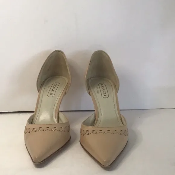 💥💥COACH 💥💥.                  LOW HEEL PUMPS