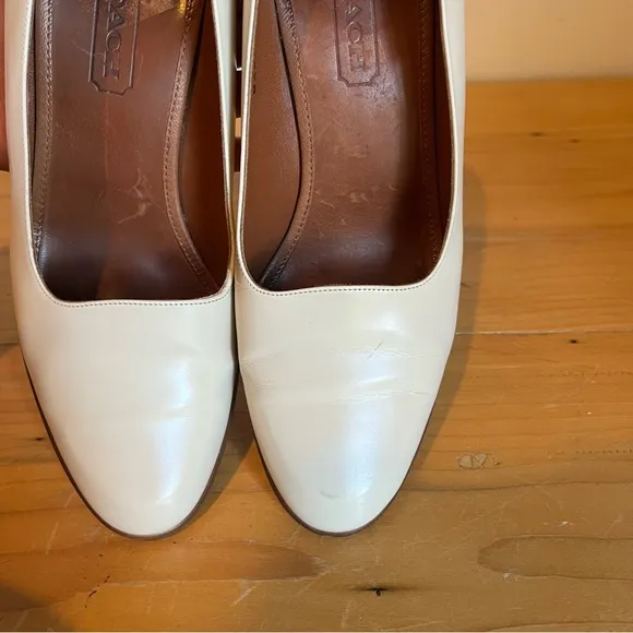 Coach Vintage Cream Leather Block Heel Pumps