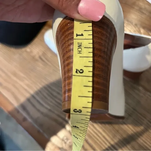 Coach Vintage Cream Leather Block Heel Pumps
