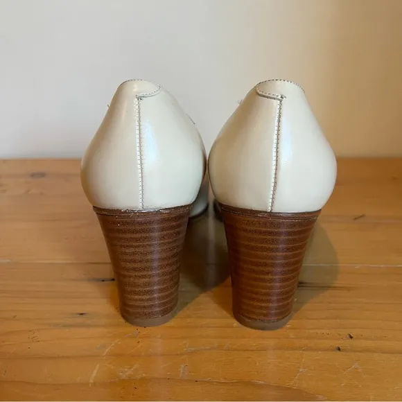Coach Vintage Cream Leather Block Heel Pumps