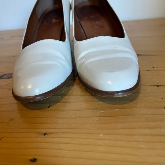 Coach Vintage Cream Leather Block Heel Pumps