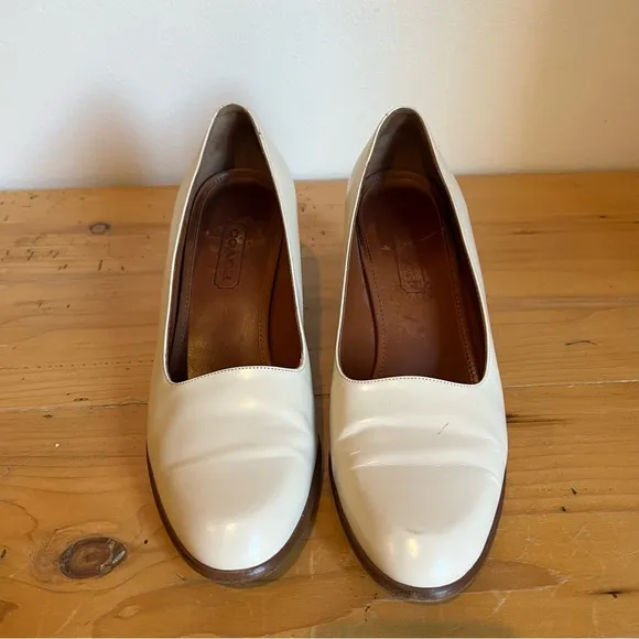 Coach Vintage Cream Leather Block Heel Pumps