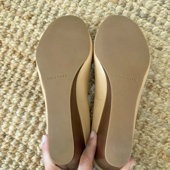 Cole Haan Women’s Elsie Bow Wedge Sz 9.5 Beige Slip On Shoes MSRP $180. NWOT