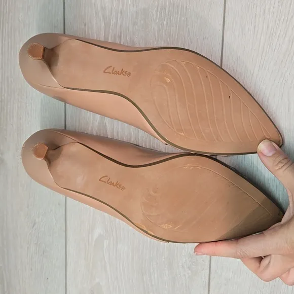 Collection By Clarks Elegant Women's Pumps The Pointed Toe Heels Shoes 9M