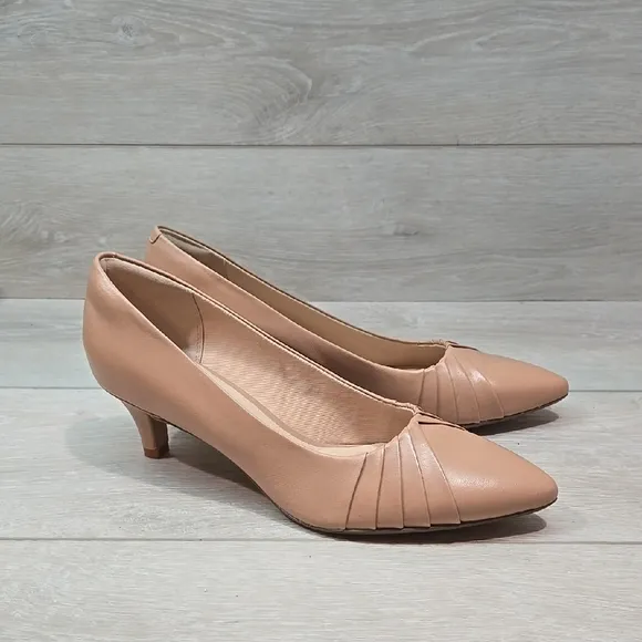 Collection By Clarks Elegant Women's Pumps The Pointed Toe Heels Shoes 9M