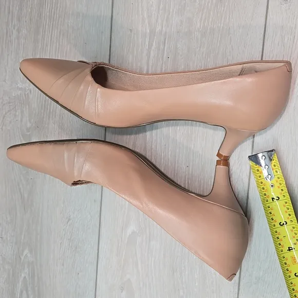 Collection By Clarks Elegant Women's Pumps The Pointed Toe Heels Shoes 9M