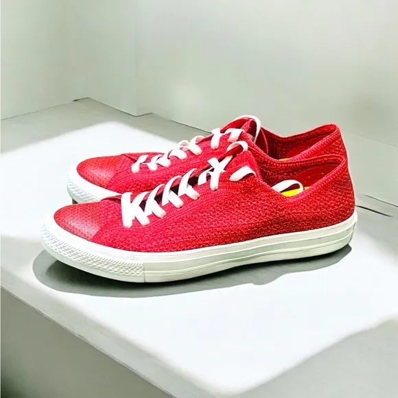 Converse Casino Royale OX Low Flyknit Red Shoes Sneakers Size 11 Men, 13 Women.