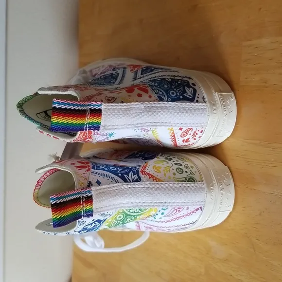 Converse Chuck 70 Hi Top Rainbow Family Unity Sneakers
