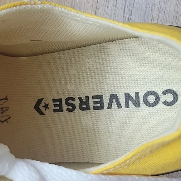 Converse Kids Yellow Sneakers Converse shoes women Brand new in the box no lid.
