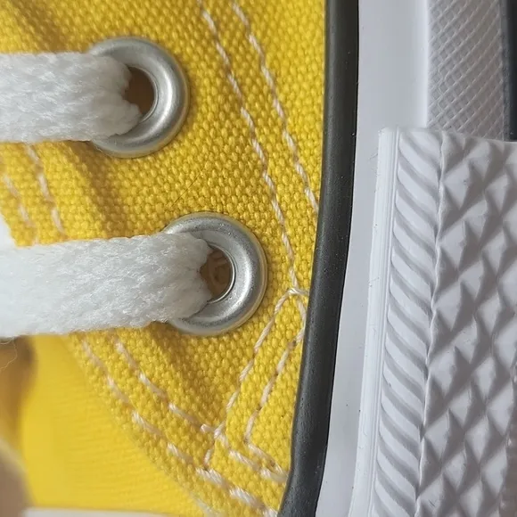 Converse Kids Yellow Sneakers Converse shoes women Brand new in the box no lid.