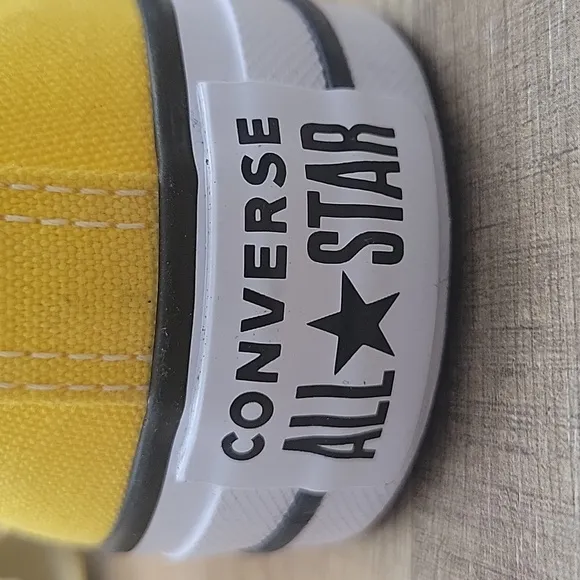 Converse Kids Yellow Sneakers Converse shoes women Brand new in the box no lid.