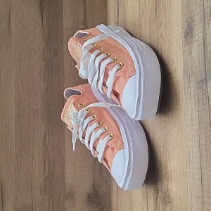 Converse shoes women Brand new.