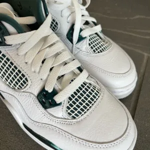 COPY - Nike Air Jordan  4 retro oxidized green GS 5y women 6.5 fq8213-103new