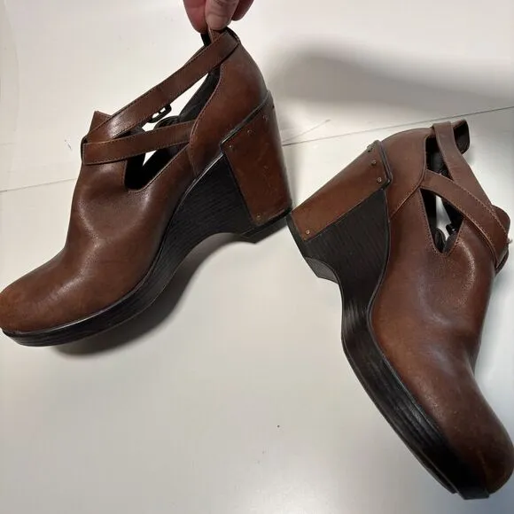 Dansko Franka Chocolate Brown Leather Buckle Ankle Bootie Wedges 40 Chunky Heels