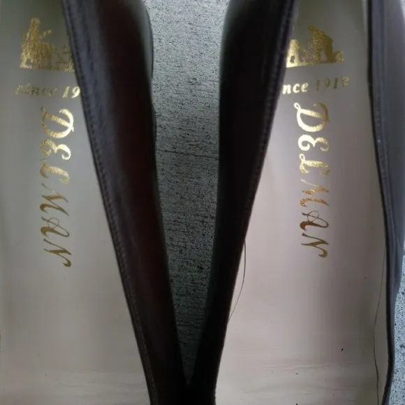 Delman Brand Classic Leather Heeled Pumps