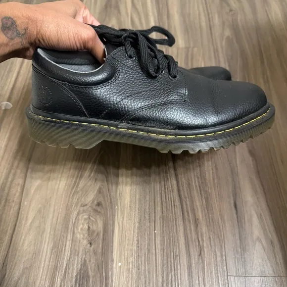 Dr. Martens Ashfield Unisex Laceup Oxford Shoes