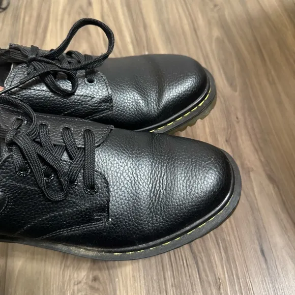 Dr. Martens Ashfield Unisex Laceup Oxford Shoes
