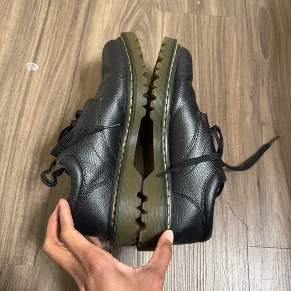 Dr. Martens Ashfield Unisex Laceup Oxford Shoes