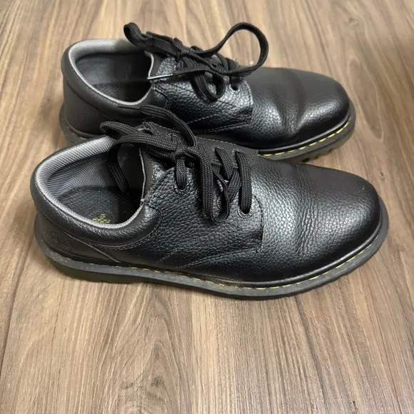 Dr. Martens Ashfield Unisex Laceup Oxford Shoes