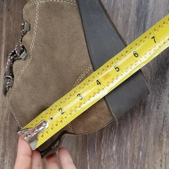 Eddie Bauer Women Suede Wedge Booties Shoes sz 8.5